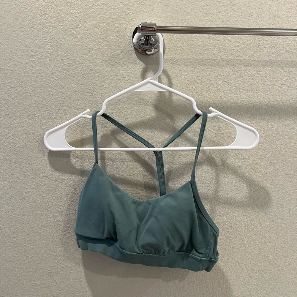 Lululemon flow y sports bra